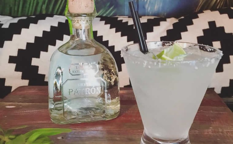 woodys surf shack drink hens v2
