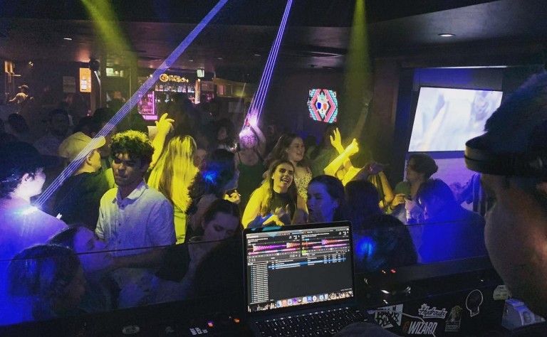 boom nightclub hen 